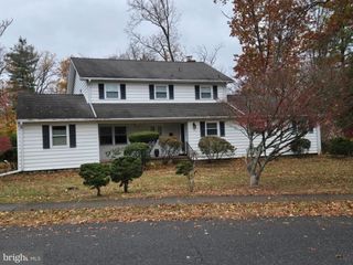70 BRAEBURN DR, Princeton, NJ 08540
