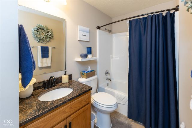 6524 Emerald Crossing Way, Indianapolis, IN 46221