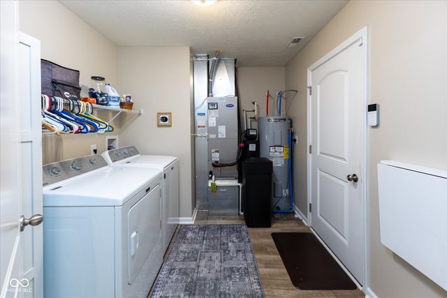 6524 Emerald Crossing Way, Indianapolis, IN 46221