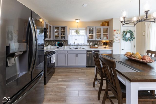 6524 Emerald Crossing Way, Indianapolis, IN 46221