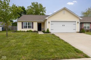 6524 Emerald Crossing Way, Indianapolis, IN 46221