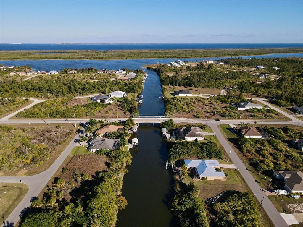 Image 21 of property listing at 15666 APPLEWHITE CIRCLE, Port Charlotte, FL 33981