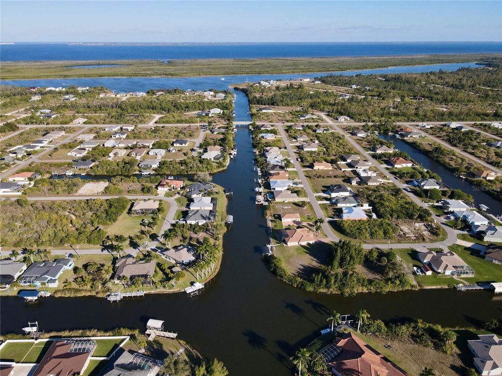 Image 22 of property listing at 15666 APPLEWHITE CIRCLE, Port Charlotte, FL 33981