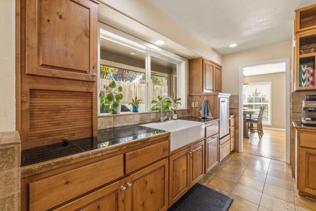 5615 Basin View Drive, Klamath Falls, OR 97603