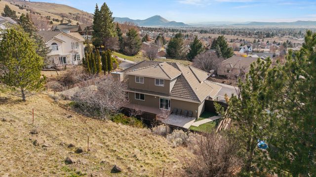 5615 Basin View Drive, Klamath Falls, OR 97603
