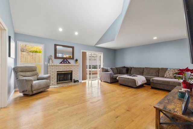 5615 Basin View Drive, Klamath Falls, OR 97603