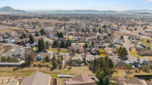 5615 Basin View Drive, Klamath Falls, OR 97603