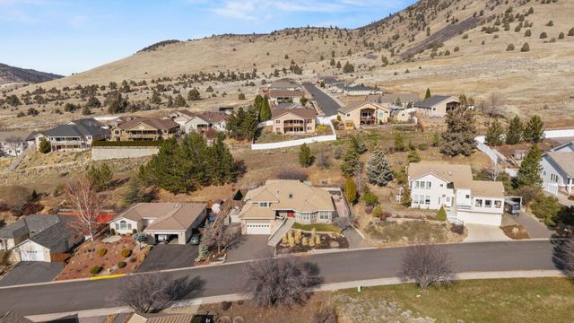 5615 Basin View Drive, Klamath Falls, OR 97603