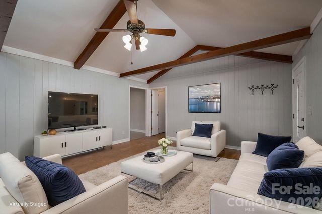 1624 Oak Trail Lane, Charlotte, NC 28216