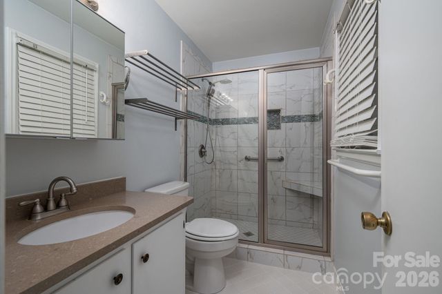 1624 Oak Trail Lane, Charlotte, NC 28216