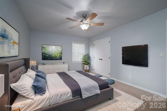 1624 Oak Trail Lane, Charlotte, NC 28216