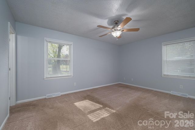 1624 Oak Trail Lane, Charlotte, NC 28216