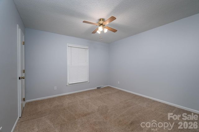 1624 Oak Trail Lane, Charlotte, NC 28216