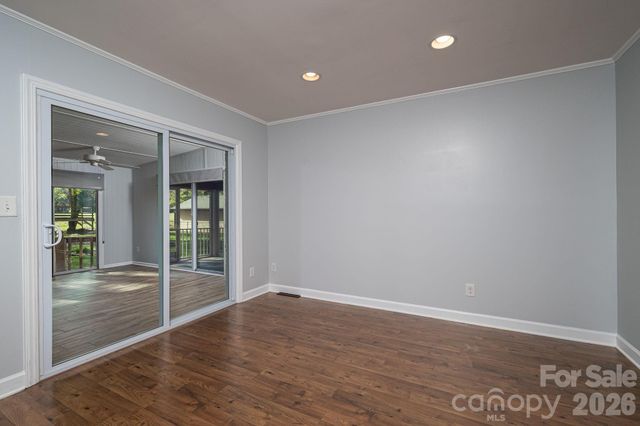 1624 Oak Trail Lane, Charlotte, NC 28216