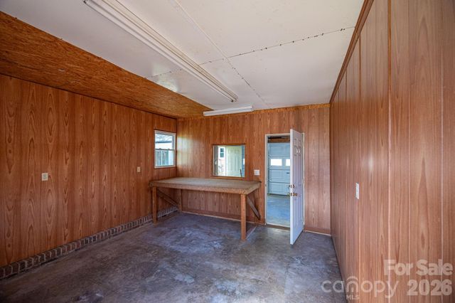 1624 Oak Trail Lane, Charlotte, NC 28216