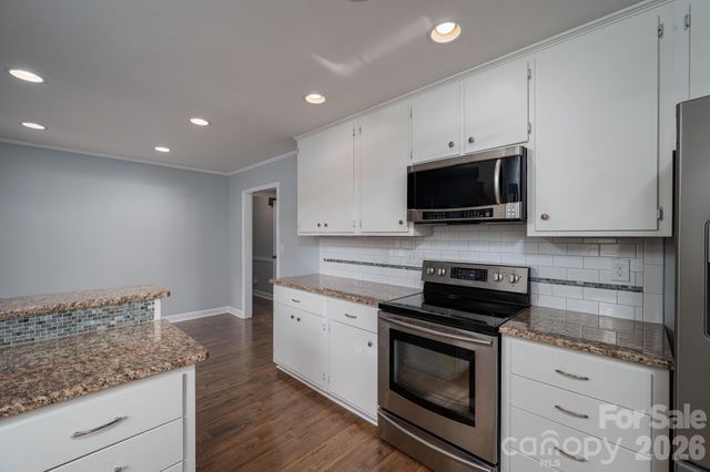 1624 Oak Trail Lane, Charlotte, NC 28216