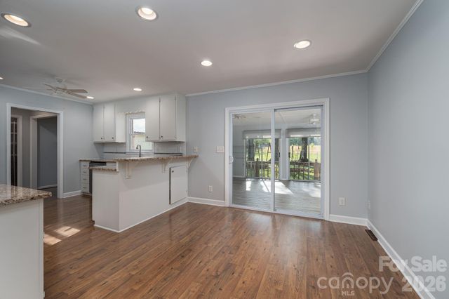 1624 Oak Trail Lane, Charlotte, NC 28216