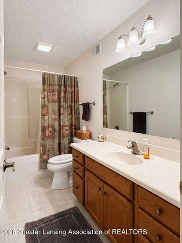 8840 W Lake Pointe Drive, Laingsburg, MI 48848