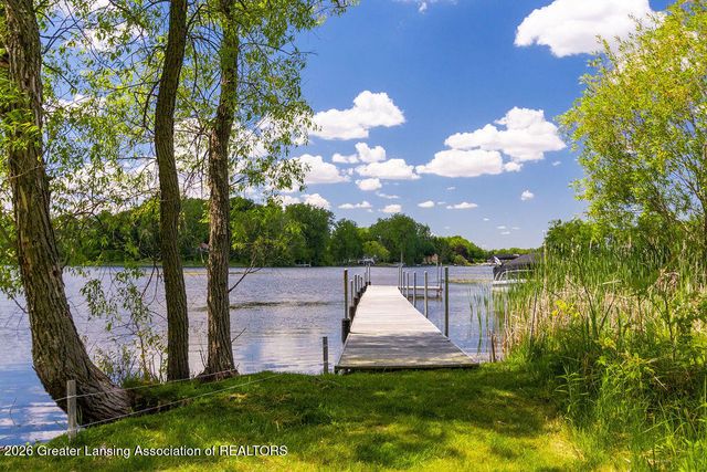 8840 W Lake Pointe Drive, Laingsburg, MI 48848