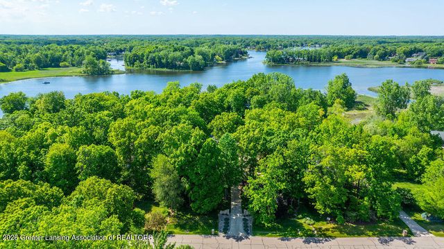 8840 W Lake Pointe Drive, Laingsburg, MI 48848