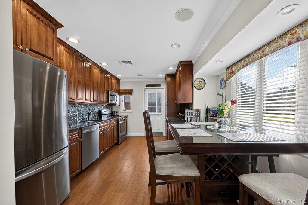 53 Burlington Avenue, Deer Park, NY 11729 — photo 3