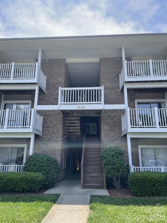 9539 University Terrace Drive D, Charlotte, NC 28262