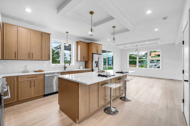 32 Balsam Hill Rd, Ludlow, MA 01056