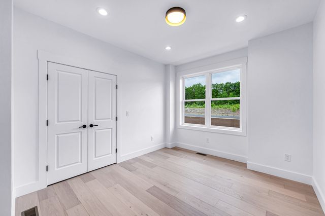 32 Balsam Hill Rd, Ludlow, MA 01056