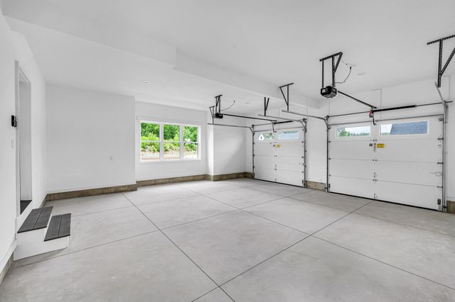 32 Balsam Hill Rd, Ludlow, MA 01056