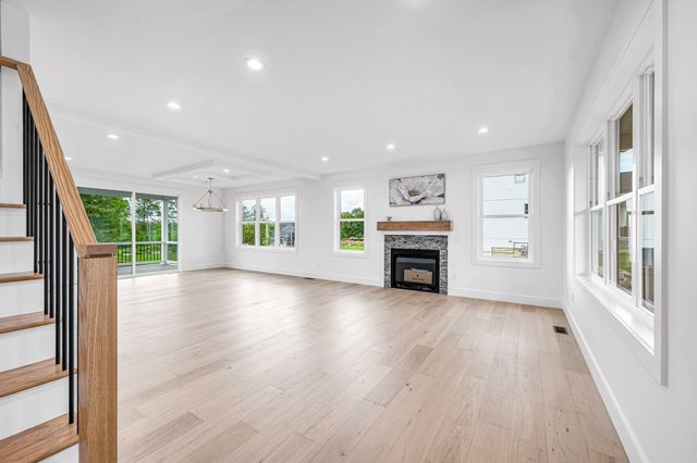 32 Balsam Hill Rd, Ludlow, MA 01056