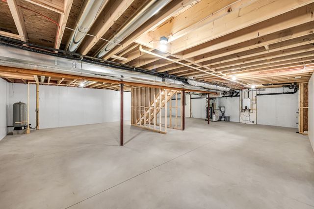 32 Balsam Hill Rd, Ludlow, MA 01056