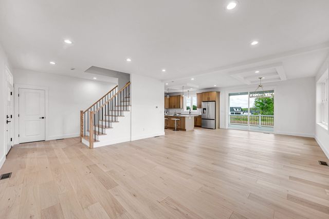 32 Balsam Hill Rd, Ludlow, MA 01056
