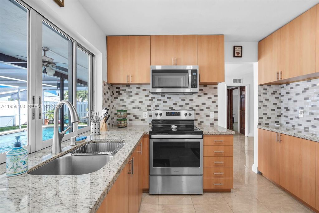 Image 12 of property listing at 10631 NW 28th St, Sunrise, FL 33322