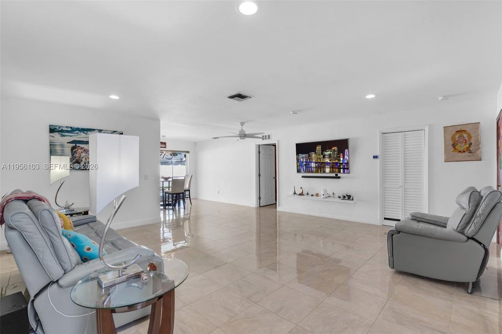 Image 6 of property listing at 10631 NW 28th St, Sunrise, FL 33322