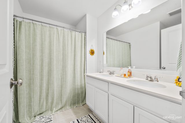 556 Comstock Road, South Elgin, IL 60177