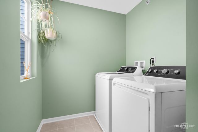 556 Comstock Road, South Elgin, IL 60177