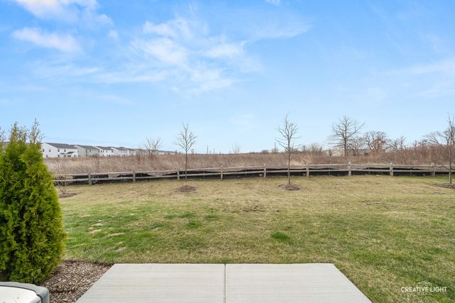 556 Comstock Road, South Elgin, IL 60177