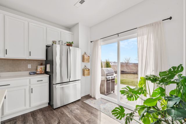 556 Comstock Road, South Elgin, IL 60177