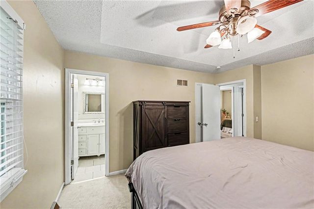 536 E 125th Terrace, Olathe, KS 66061