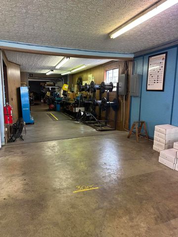 2201 S Main Street, Corbin, KY 40701