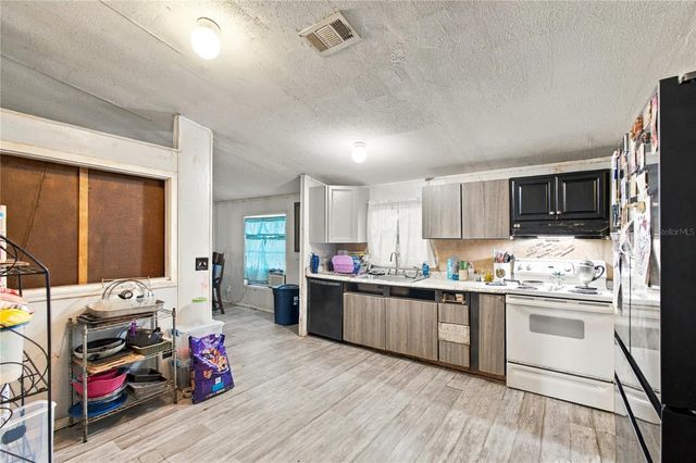 3608 VALLEY TRAIL, Lakeland, FL 33810