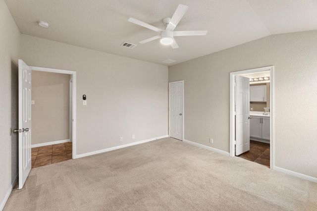 582 Briggs DR, New Braunfels, TX 78130