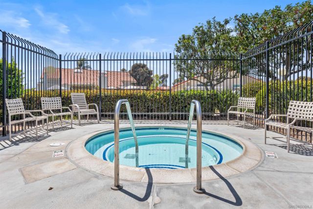 808 Caminito Azul, Carlsbad, CA 92011
