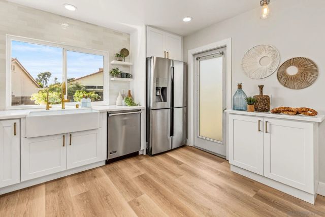 808 Caminito Azul, Carlsbad, CA 92011