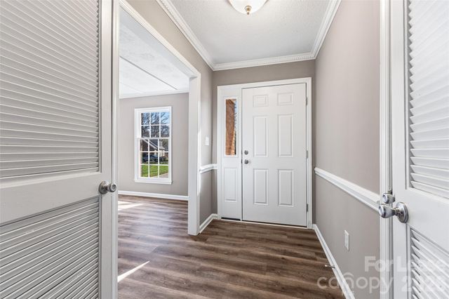 2916 Braewood Place, Charlotte, NC 28226