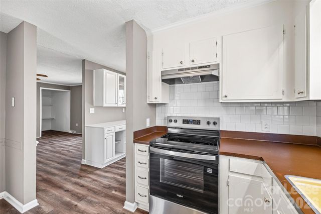 2916 Braewood Place, Charlotte, NC 28226