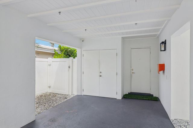 1910 NE 17th Terrace, Fort Lauderdale, FL 33305