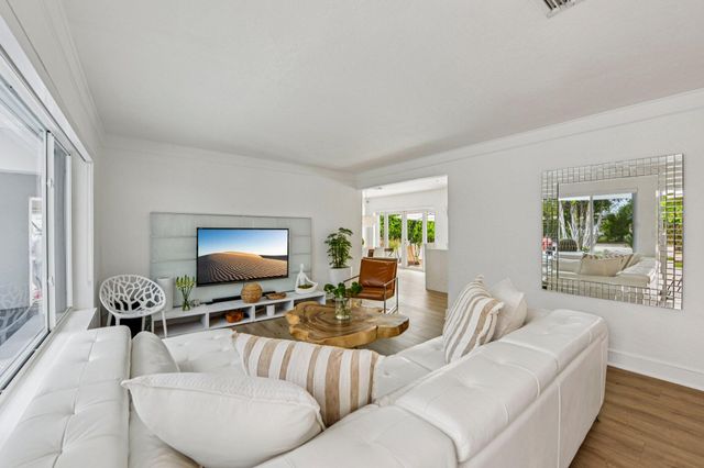 1910 NE 17th Terrace, Fort Lauderdale, FL 33305