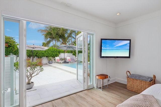 1910 NE 17th Terrace, Fort Lauderdale, FL 33305