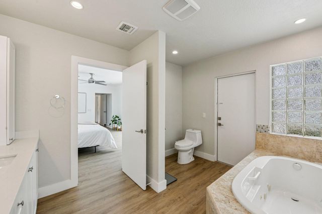 1910 NE 17th Terrace, Fort Lauderdale, FL 33305